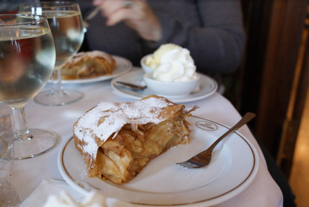 Junalla Wieniin herkut